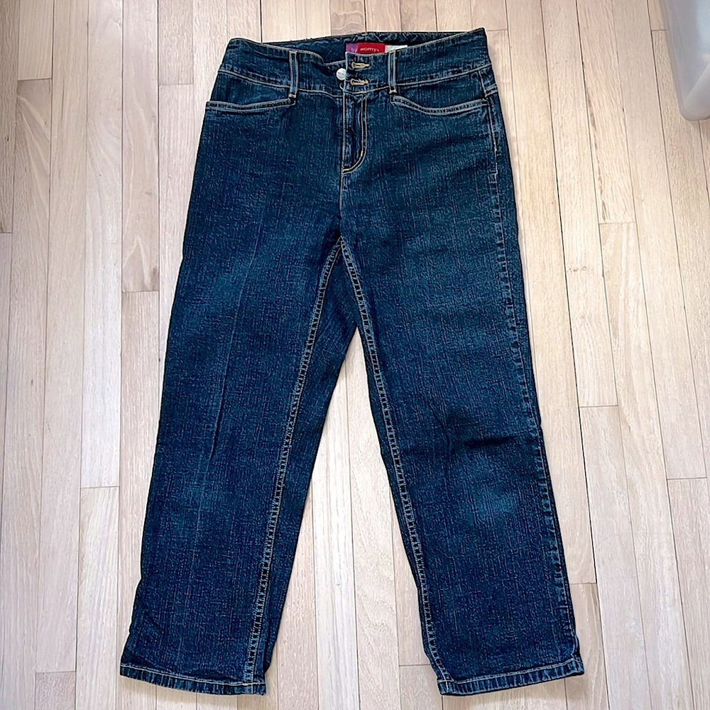 Womyn Dark blue denim jeans Sz 6